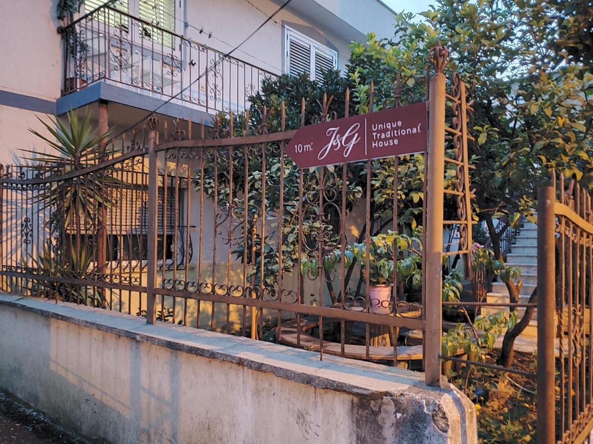 Unique Traditional House, Hosted By J&g Villa