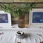 Unique Traditional House, Hosted By J&G
