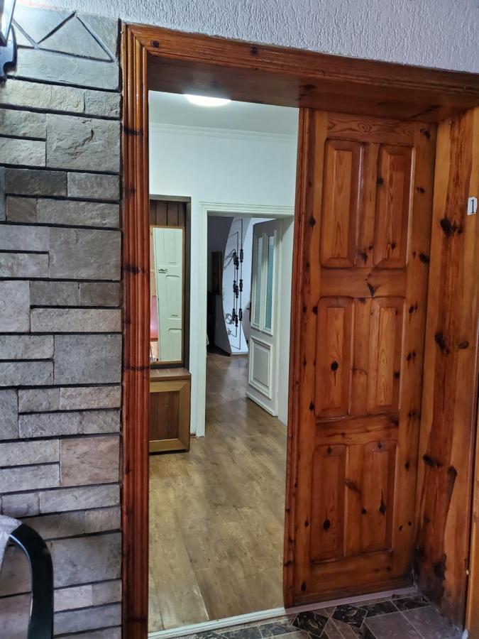 Unique Traditional House, Hosted By J&g Villa Tirana