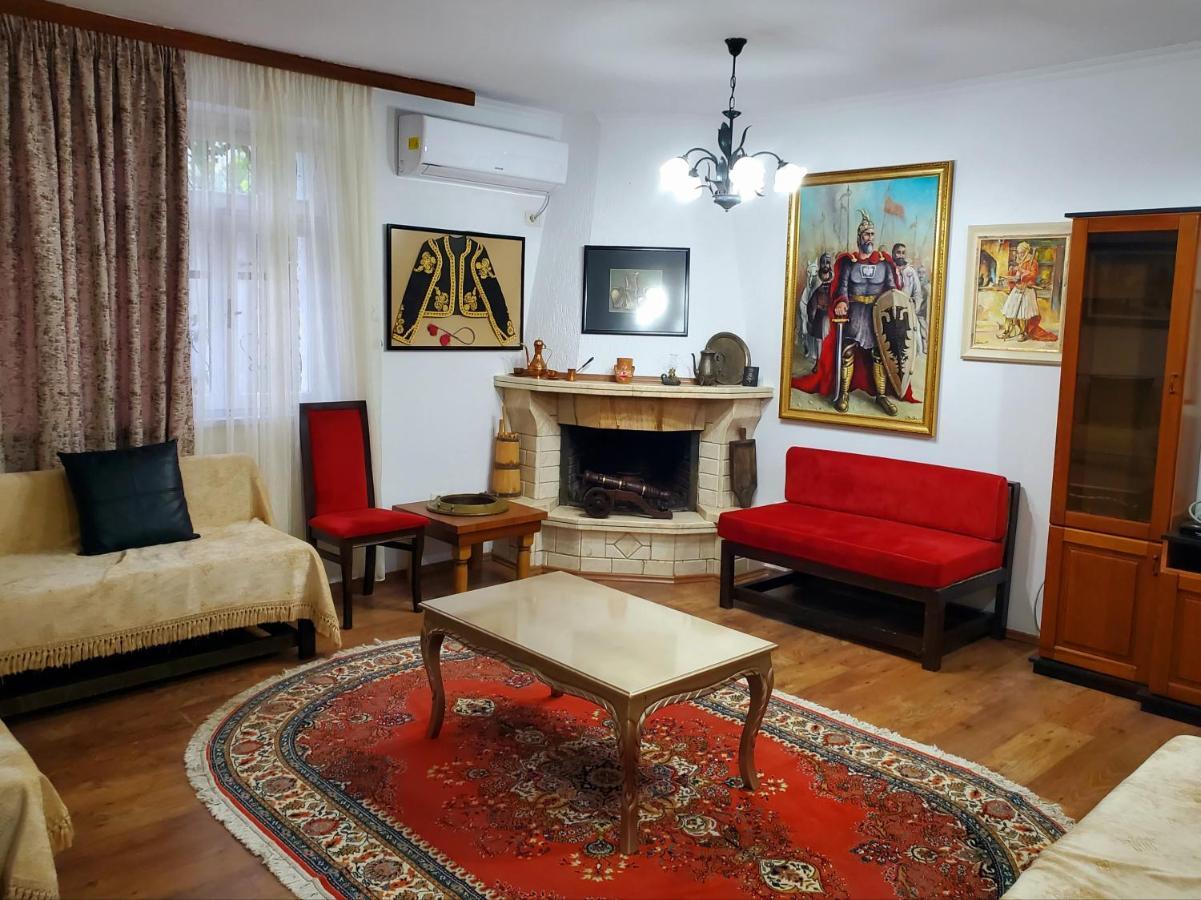 Villa Unique Traditional House, Hosted By J&g *